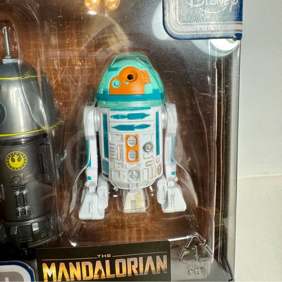 NWT. Disney Droid Factory. New in box Set of 4 Mandalorian Droids - Picture 6 of 13
